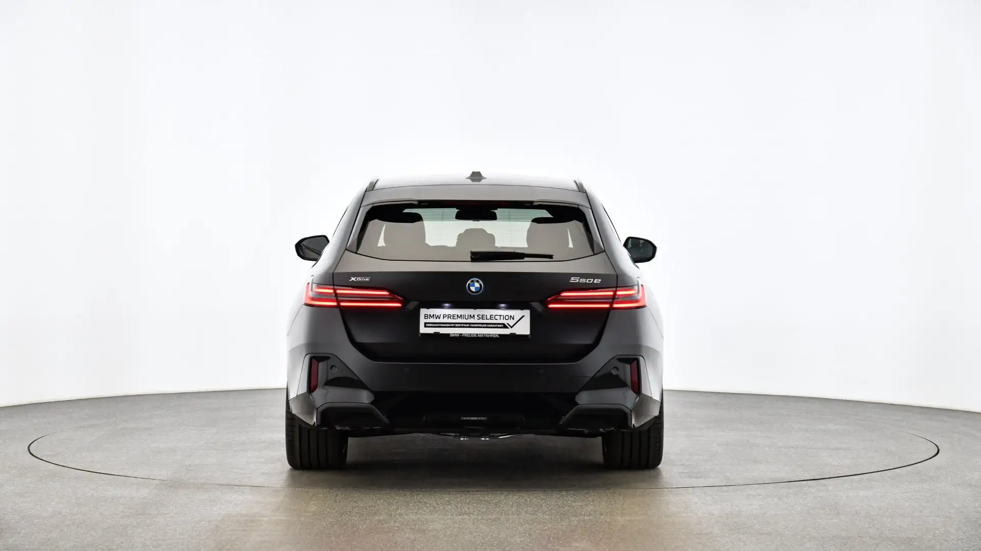 BMW 550 550e xDrive Schwarz - 2