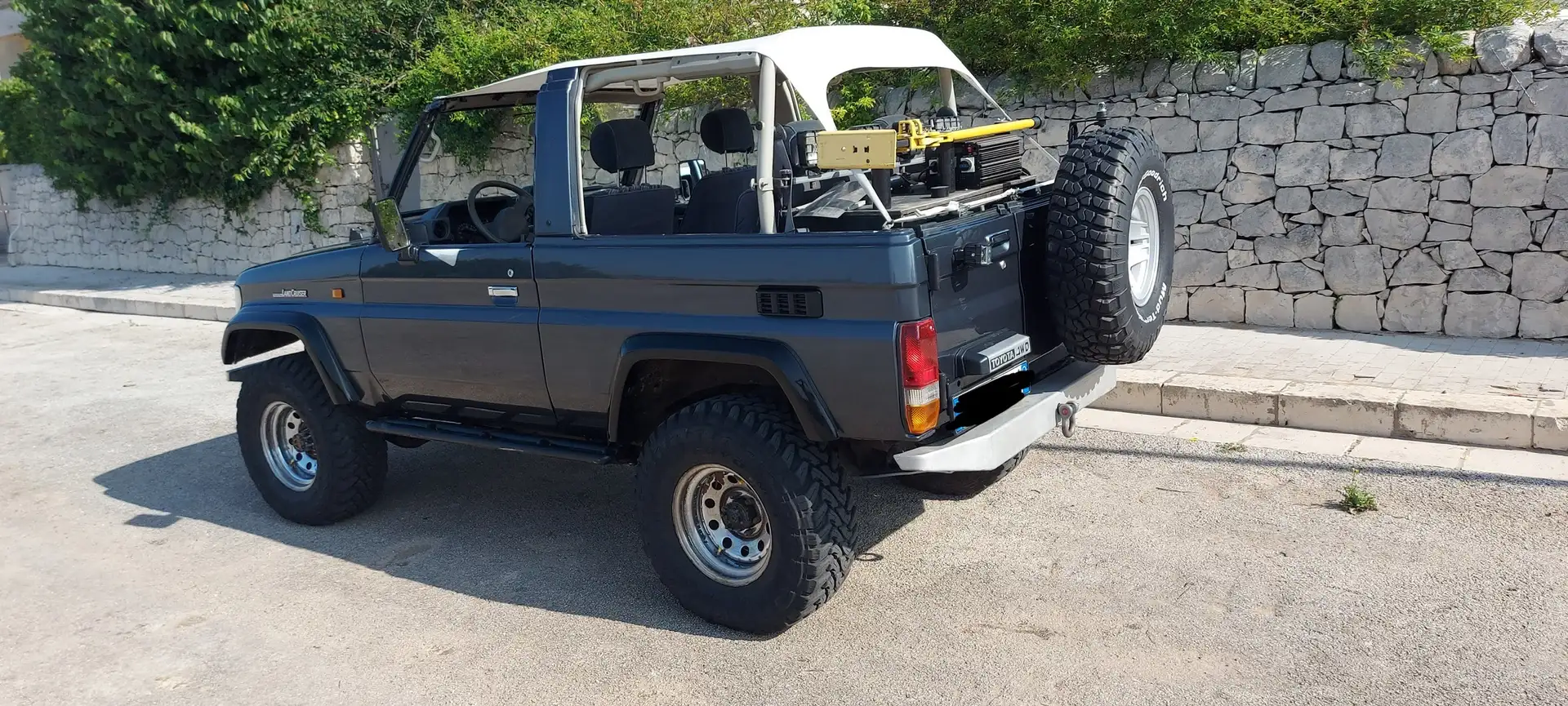 Toyota Land Cruiser kzj 73 vx - 1