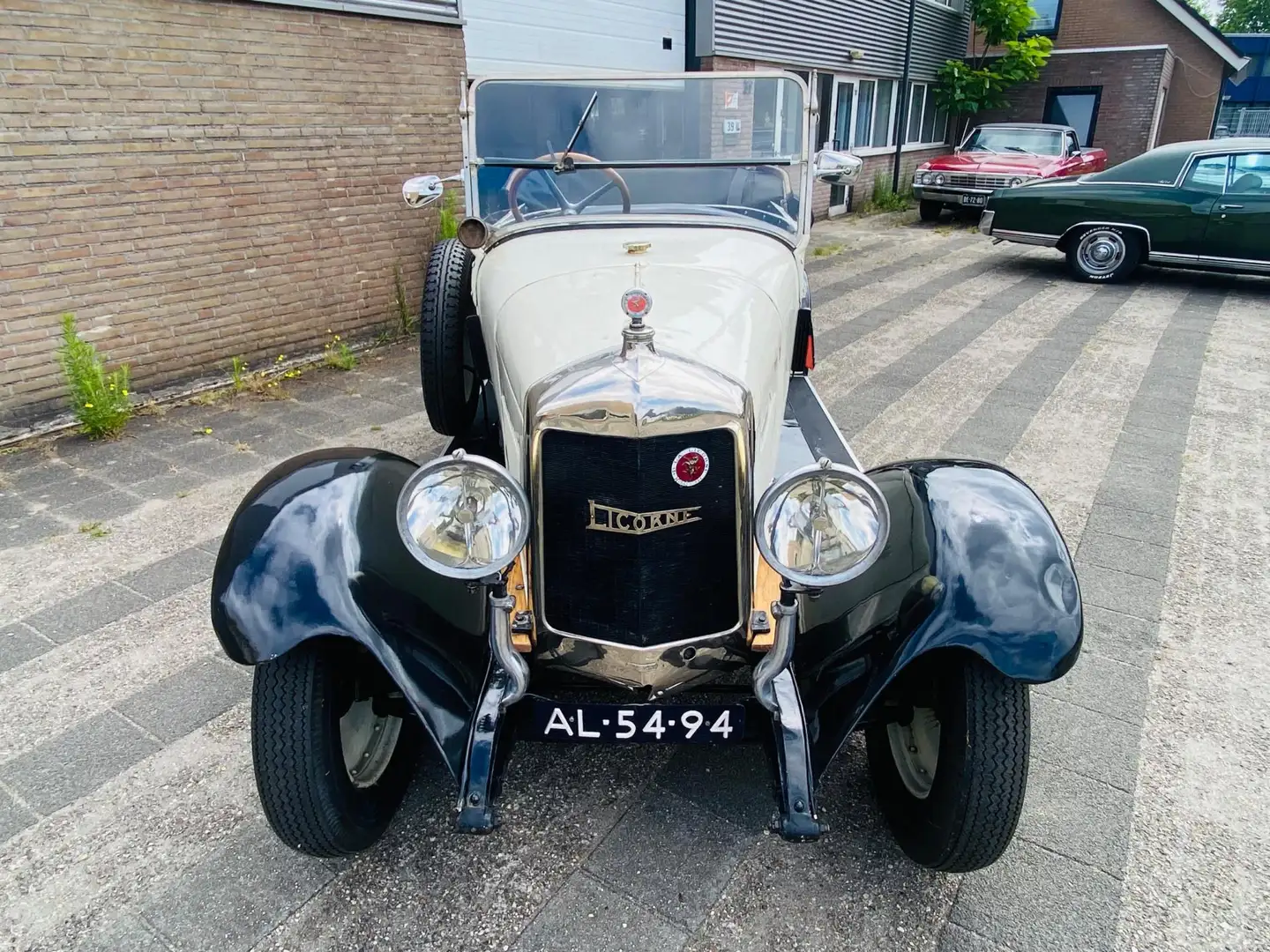Oldtimer La Licorne V14W4 1926 Cabriolet Beige - 2