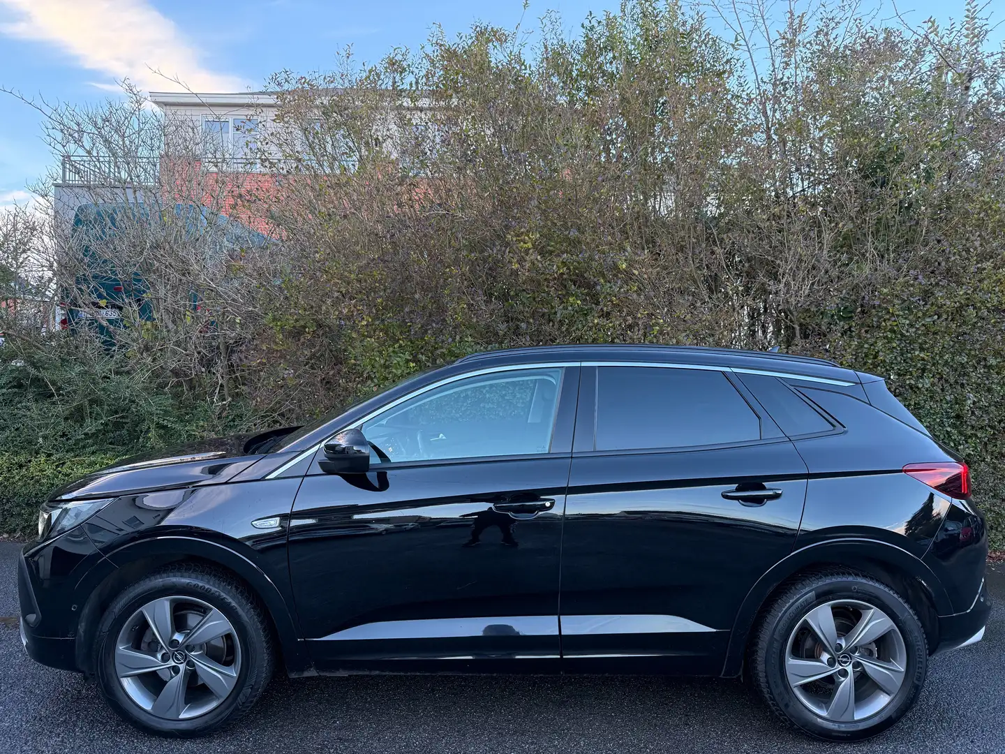 Opel Grandland 1.5 Turbo D+BOITE AUTO+NAVI+CAMERA+CUIR+SIEG VENT Zwart - 2