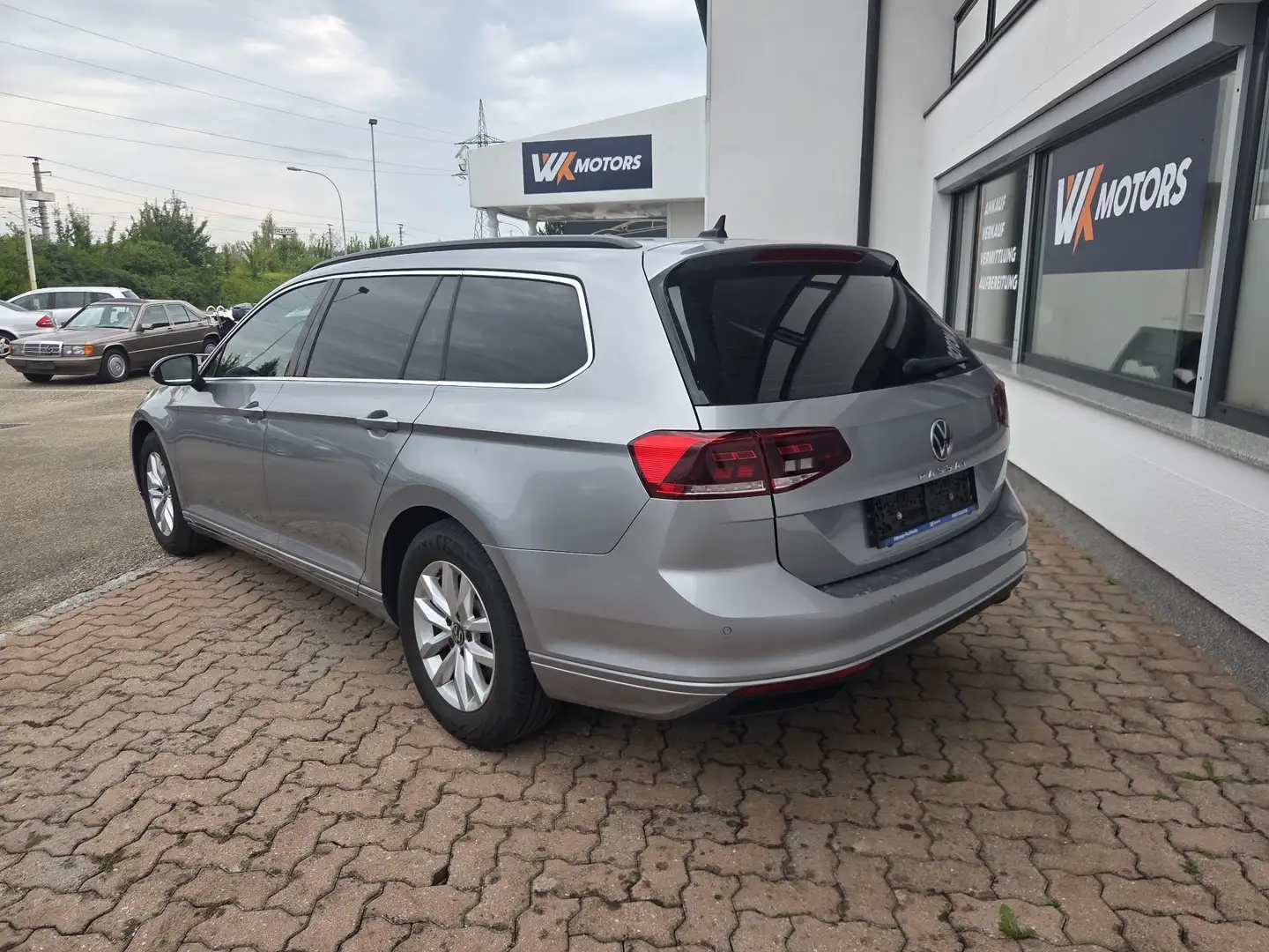 Volkswagen Passat Variant Business Grau - 2
