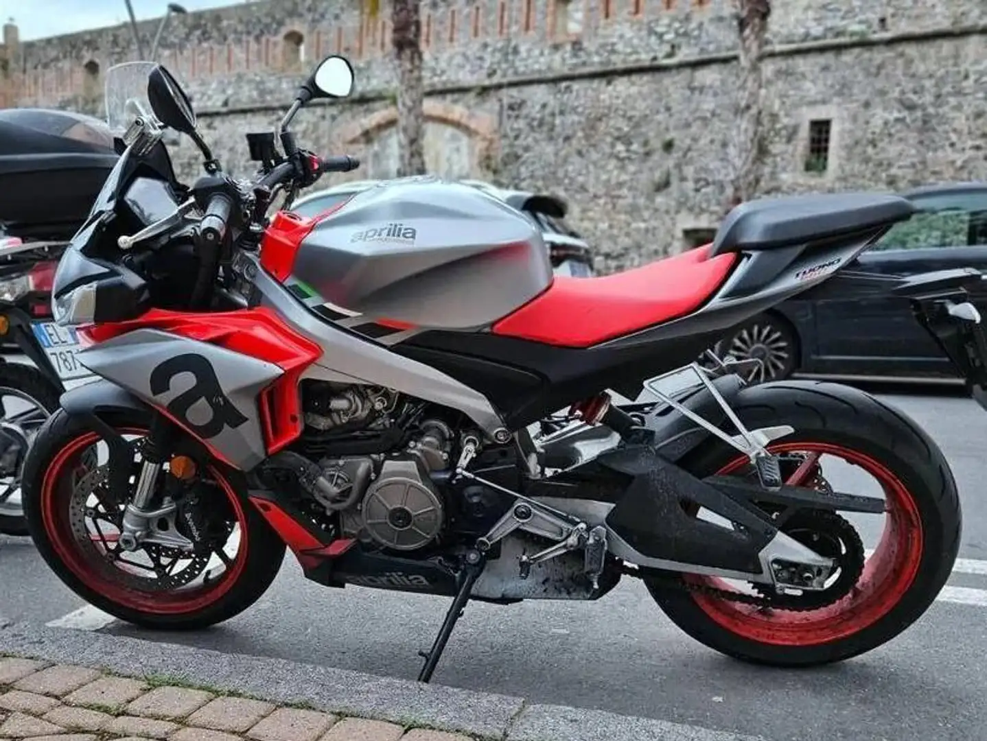 Aprilia Tuono Grigio - 2