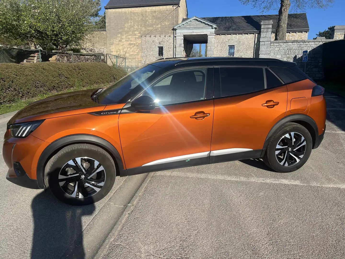 Peugeot 2008 1.2 PureTech GT Line S&S (EU6.3) Oranje - 1