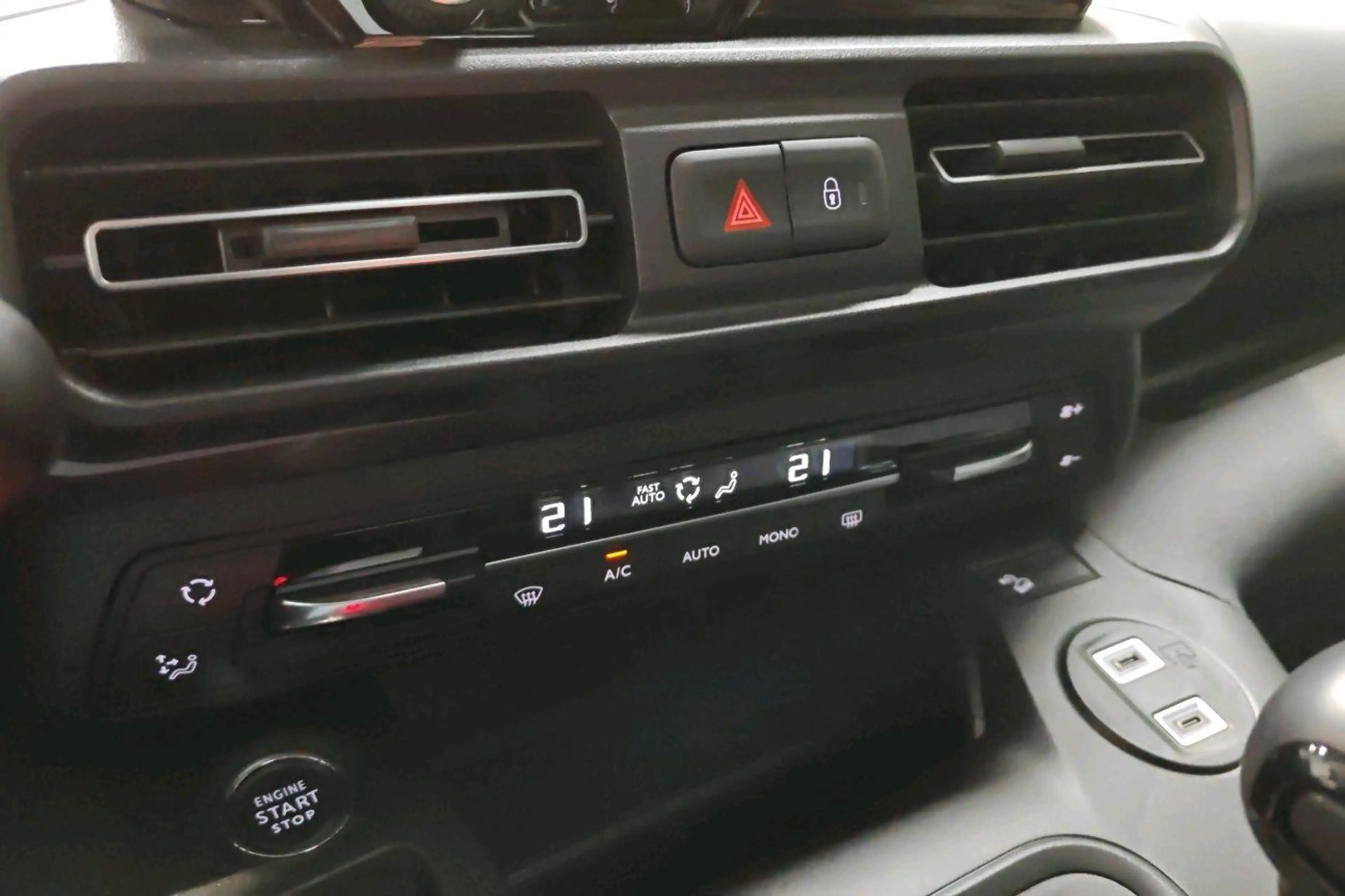 Fiat Doblo Qubo  1.2 110 S&S MT 5pl — photo 15