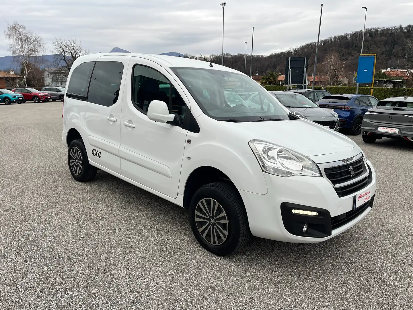 Peugeot Partner Partner Tepee 2015 Tepee 1.6 bluehdi 4x4 100cv Bianco - 2