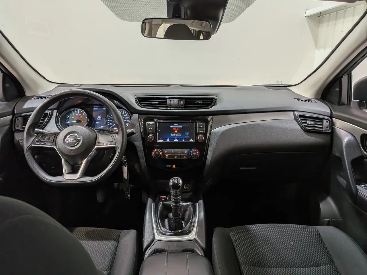 Nissan Qashqai снимка Nissan Qashqai