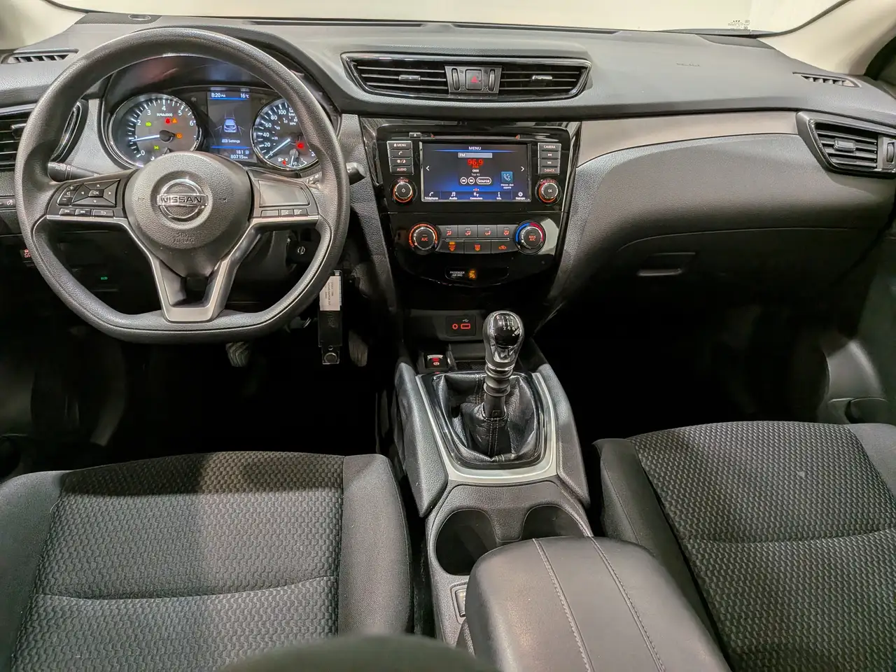 Nissan Qashqai снимка Nissan Qashqai