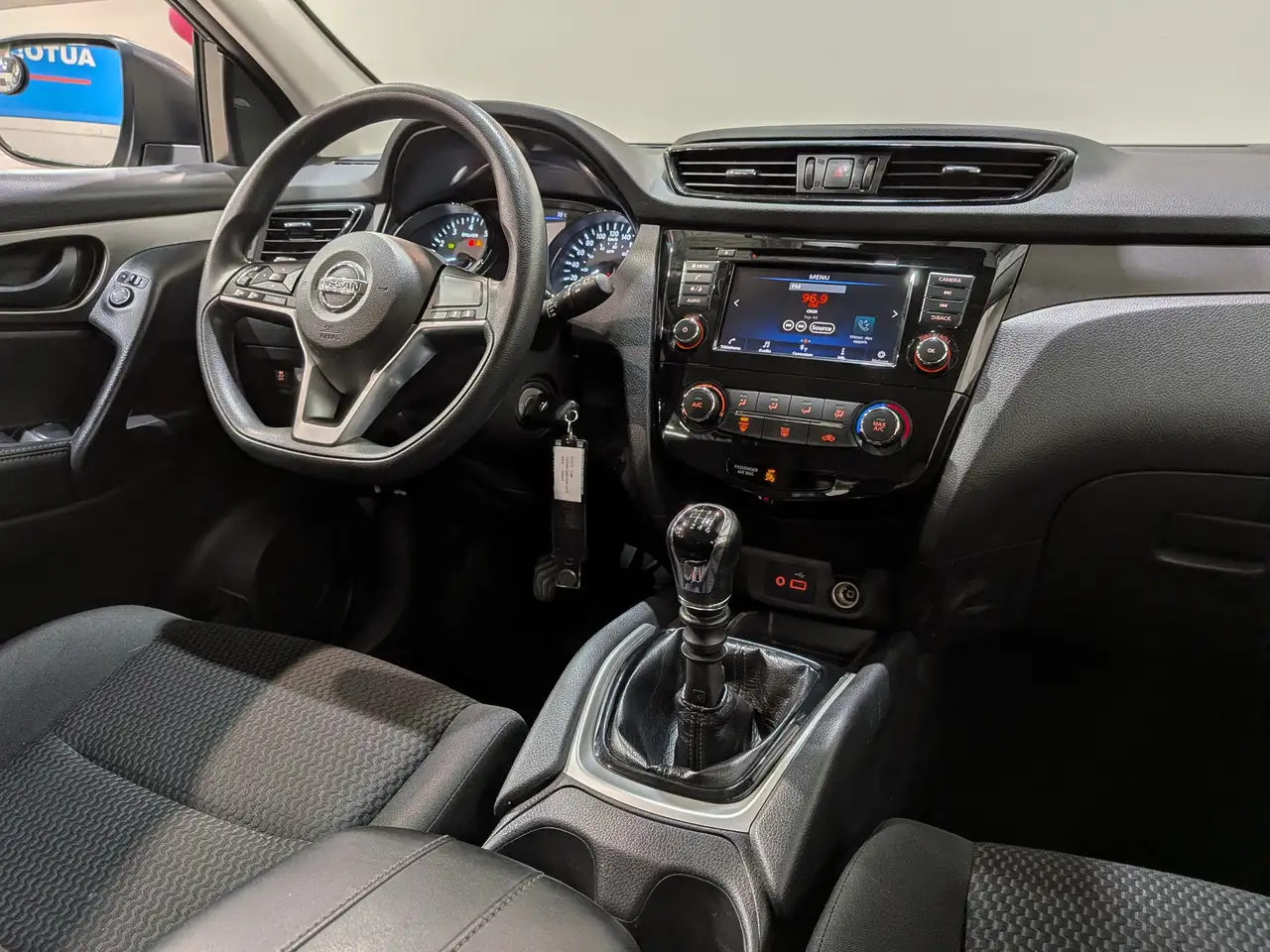 Nissan Qashqai снимка Nissan Qashqai