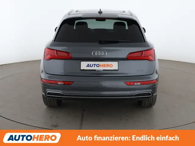 Audi Q5 view 5