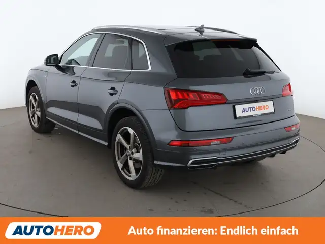 Audi Q5 view 4