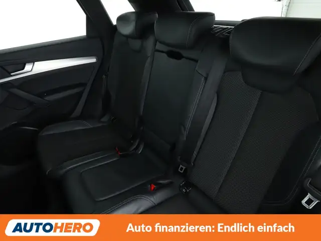 Audi Q5 view 14
