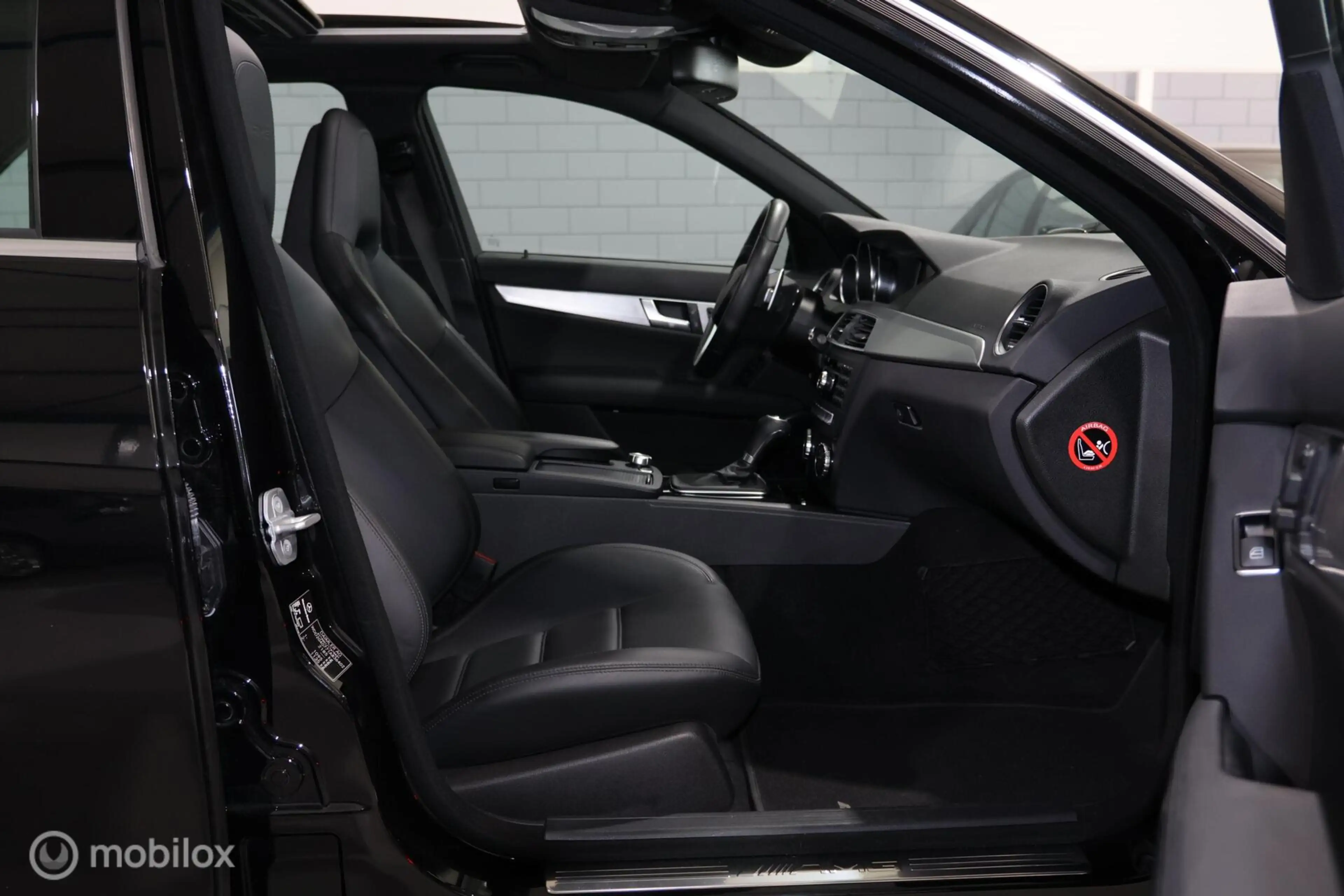 Mercedes-Benz C 63 AMG — photo 10