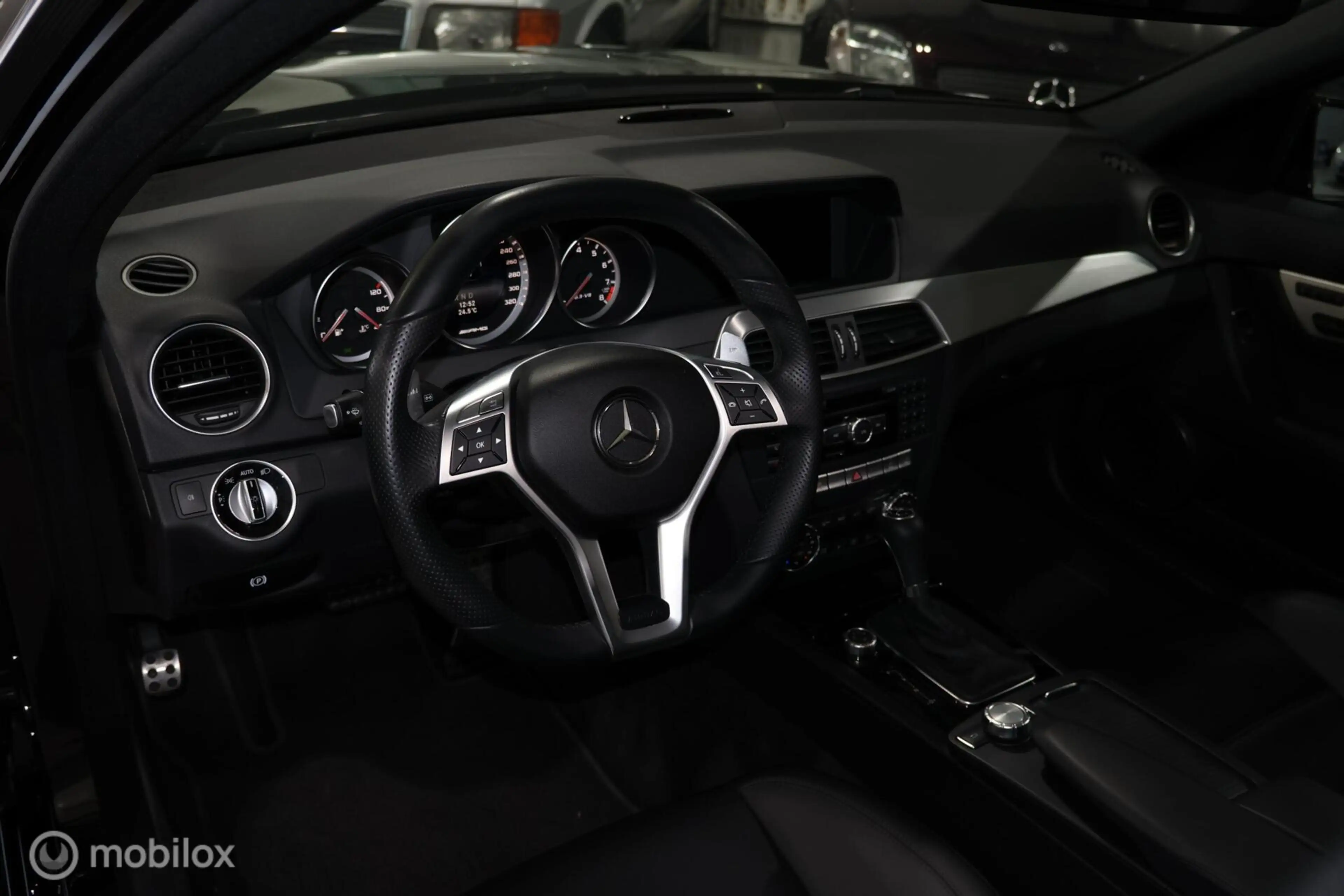 Mercedes-Benz C 63 AMG — photo 11