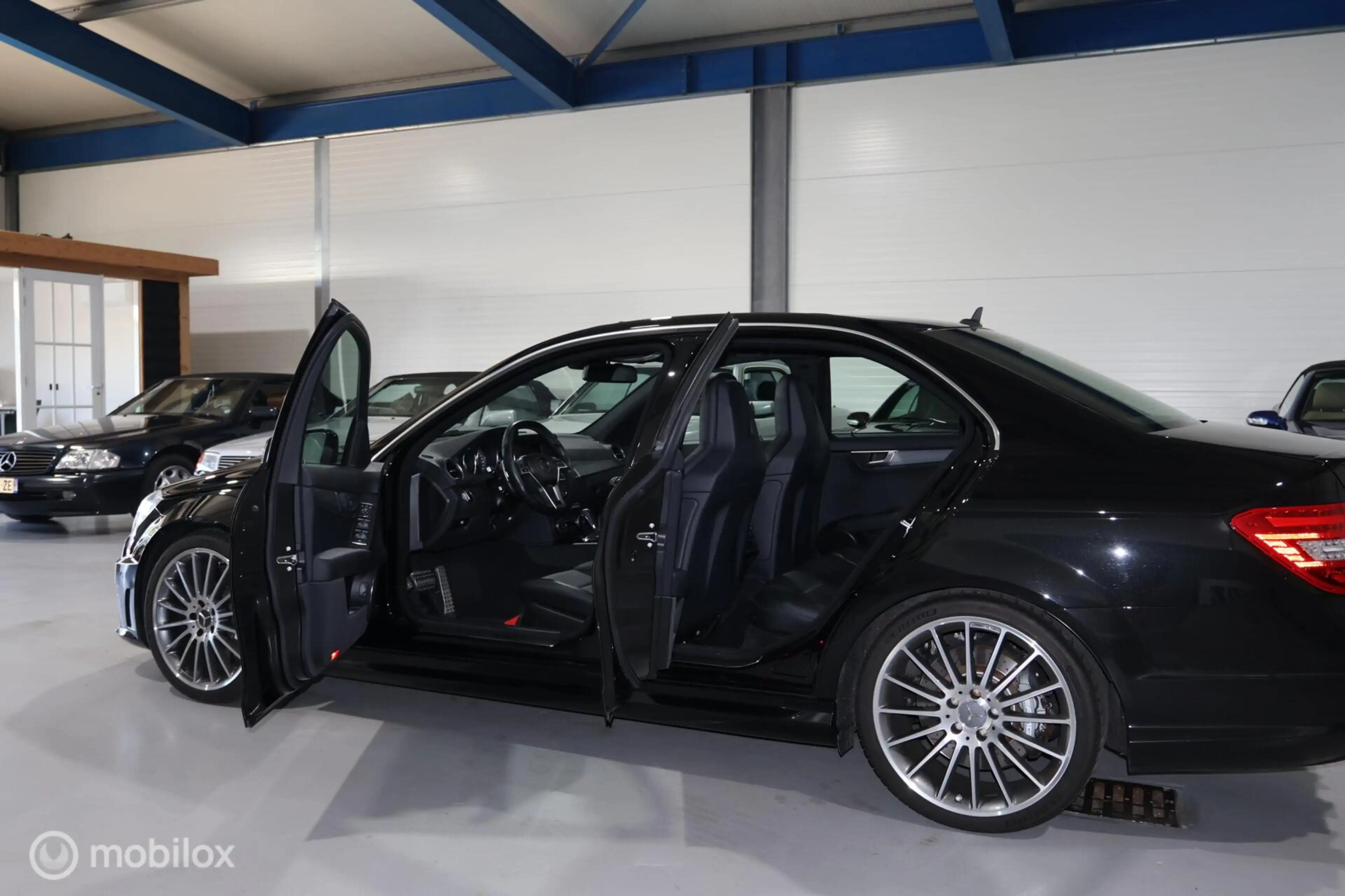 Mercedes-Benz C 63 AMG — photo 6