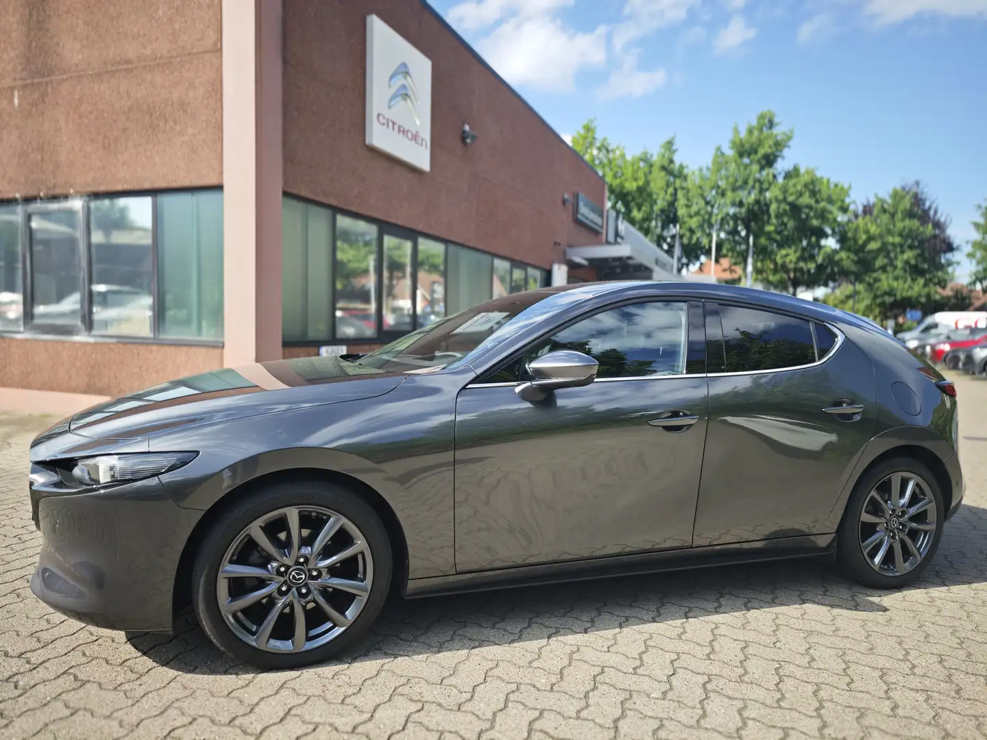 Mazda 3 SKYACTIV-G 2.0 150PS 6AG Desing- & Activesense-Pak Grau - 2