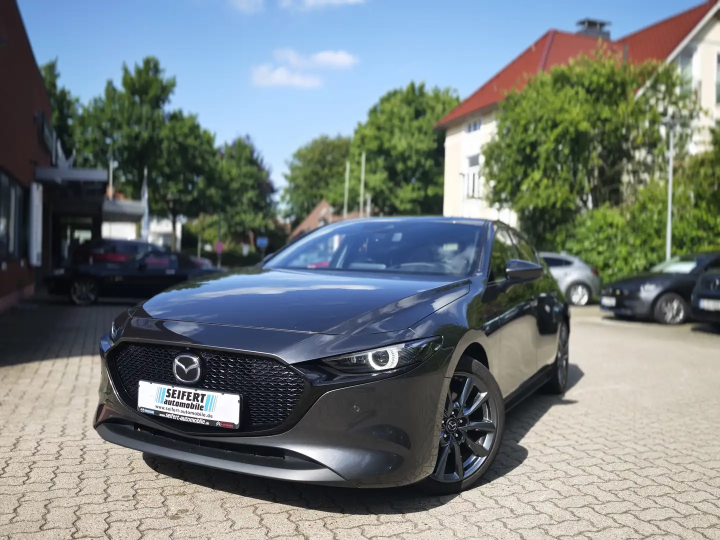 Mazda 3 SKYACTIV-G 2.0 150PS 6AG Desing- & Activesense-Pak Grau - 1