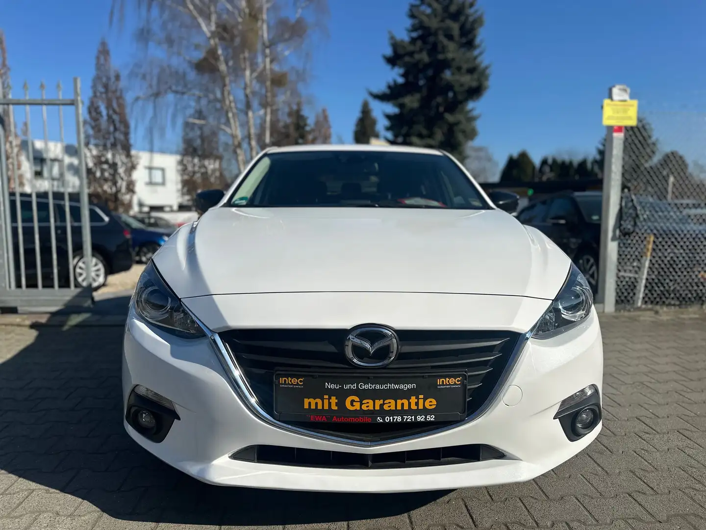 Mazda 3 Center-Line,40.TKM,6.GANG,1.BESITZ,KLIMAA,NAVI,TOP Weiß - 2