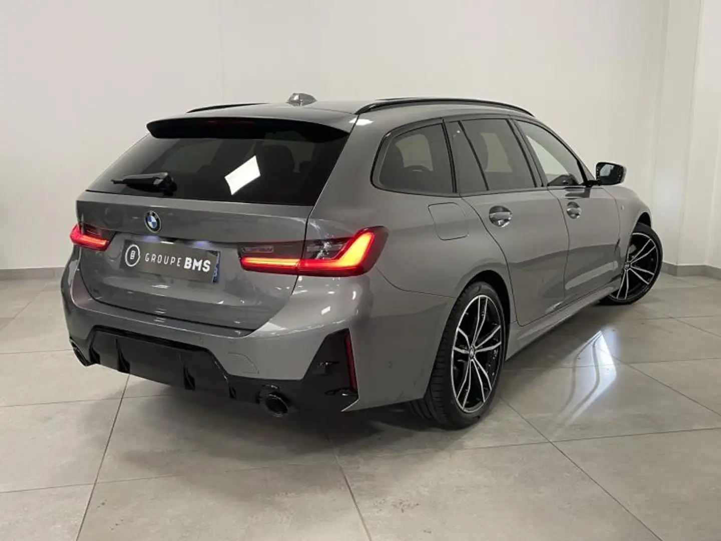 BMW 320 320dA xDrive 190ch M Sport Gris - 2