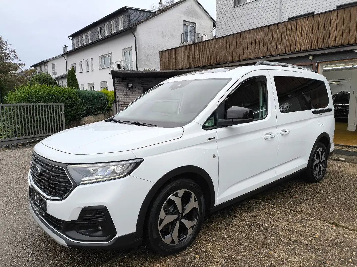 Ford Grand Tourneo Connect Active*7 Sitze*Panoramadac Biały - 2