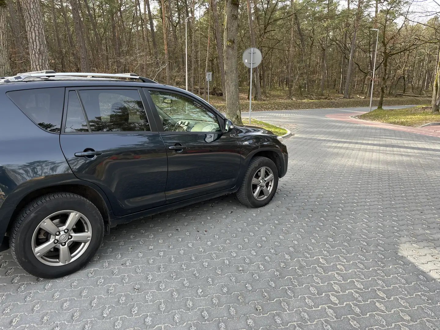 Toyota RAV 4 2.2 D-4D 4x4 Automatik Executive - 2