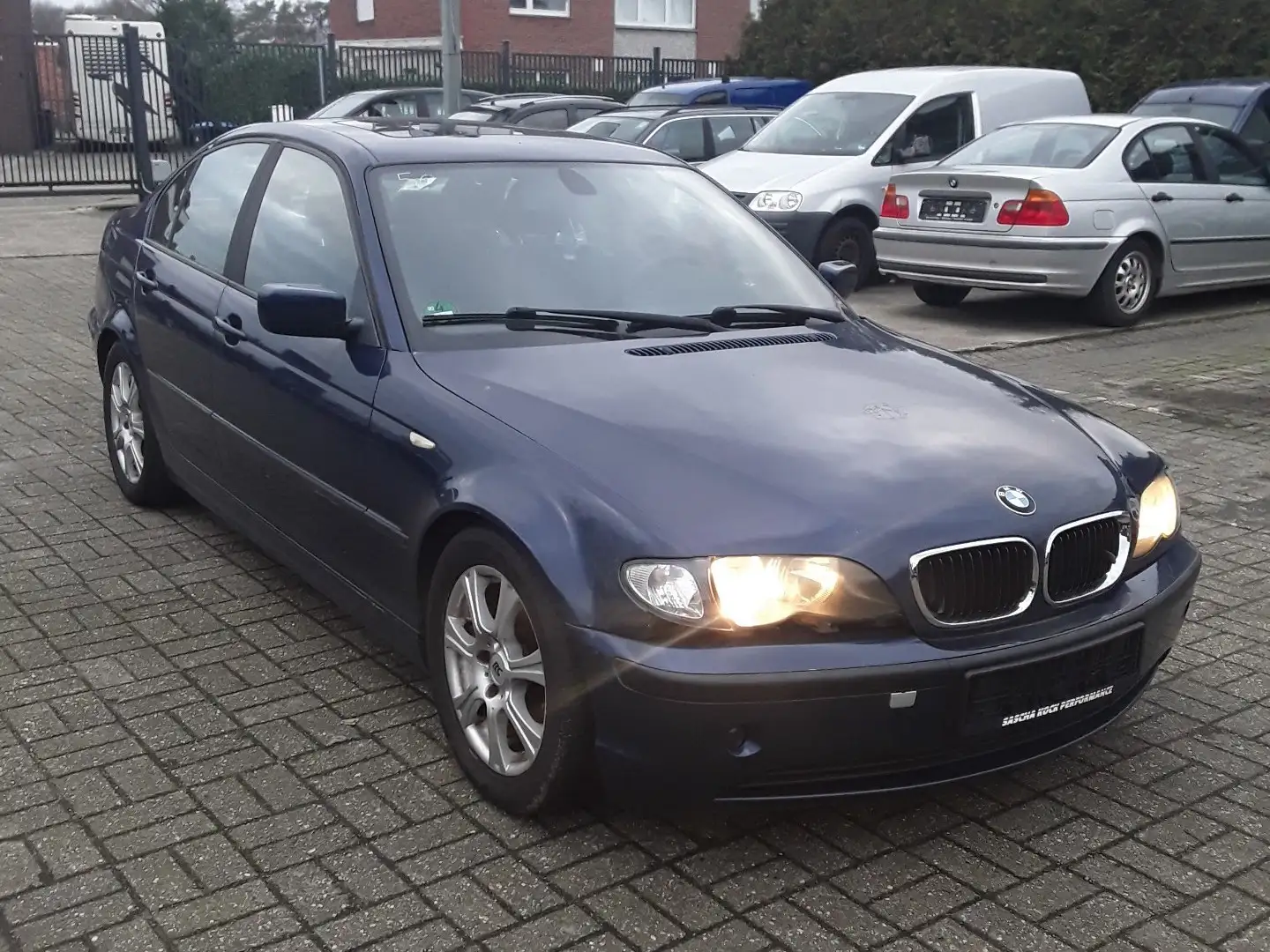 BMW 318 318i Edition Lifestyle Bleu - 2