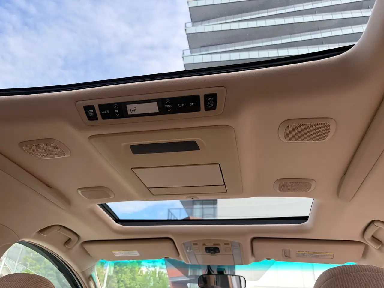 Toyota Sienna снимка Toyota Sienna