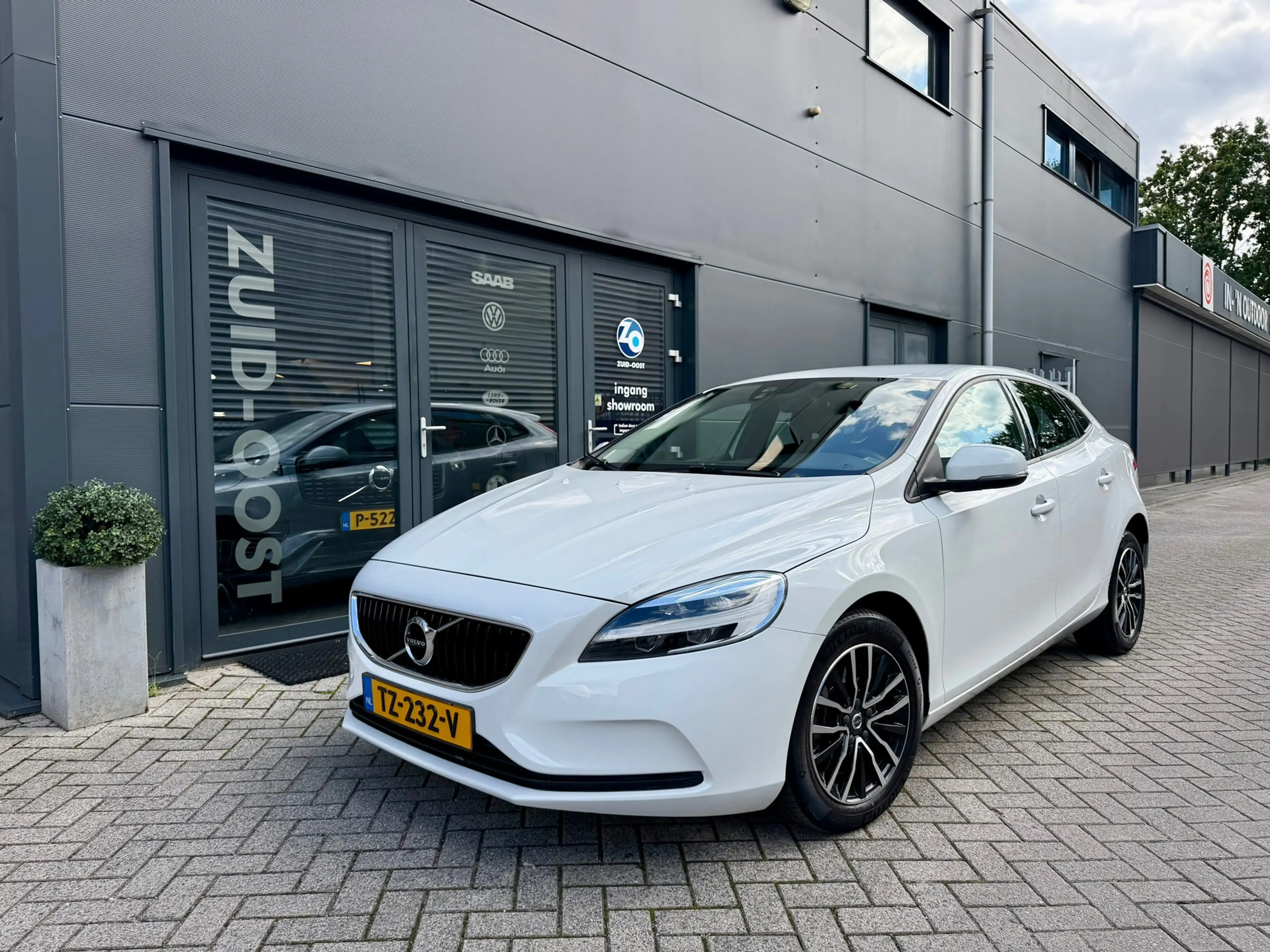 Volvo V40 1.5 T2 Polar+ — photo 3