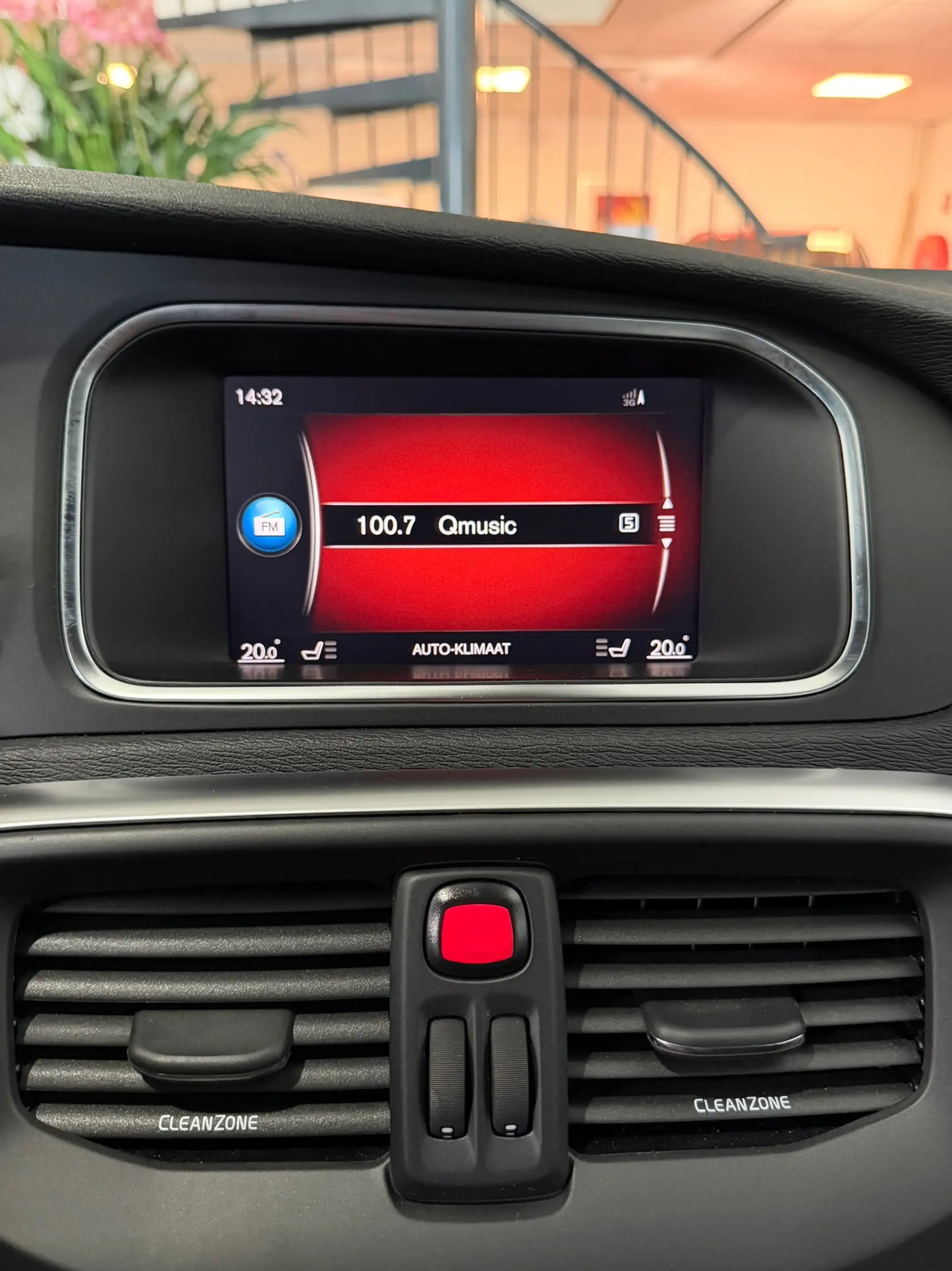 Volvo V40 1.5 T2 Polar+ — photo 13
