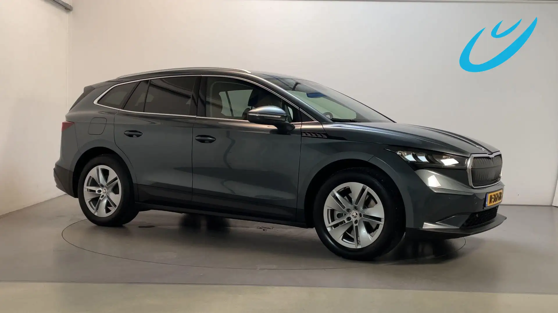 Skoda Enyaq iV 80 Leder Camera Stoelverwarming Navigatie Sfeer Gris - 1