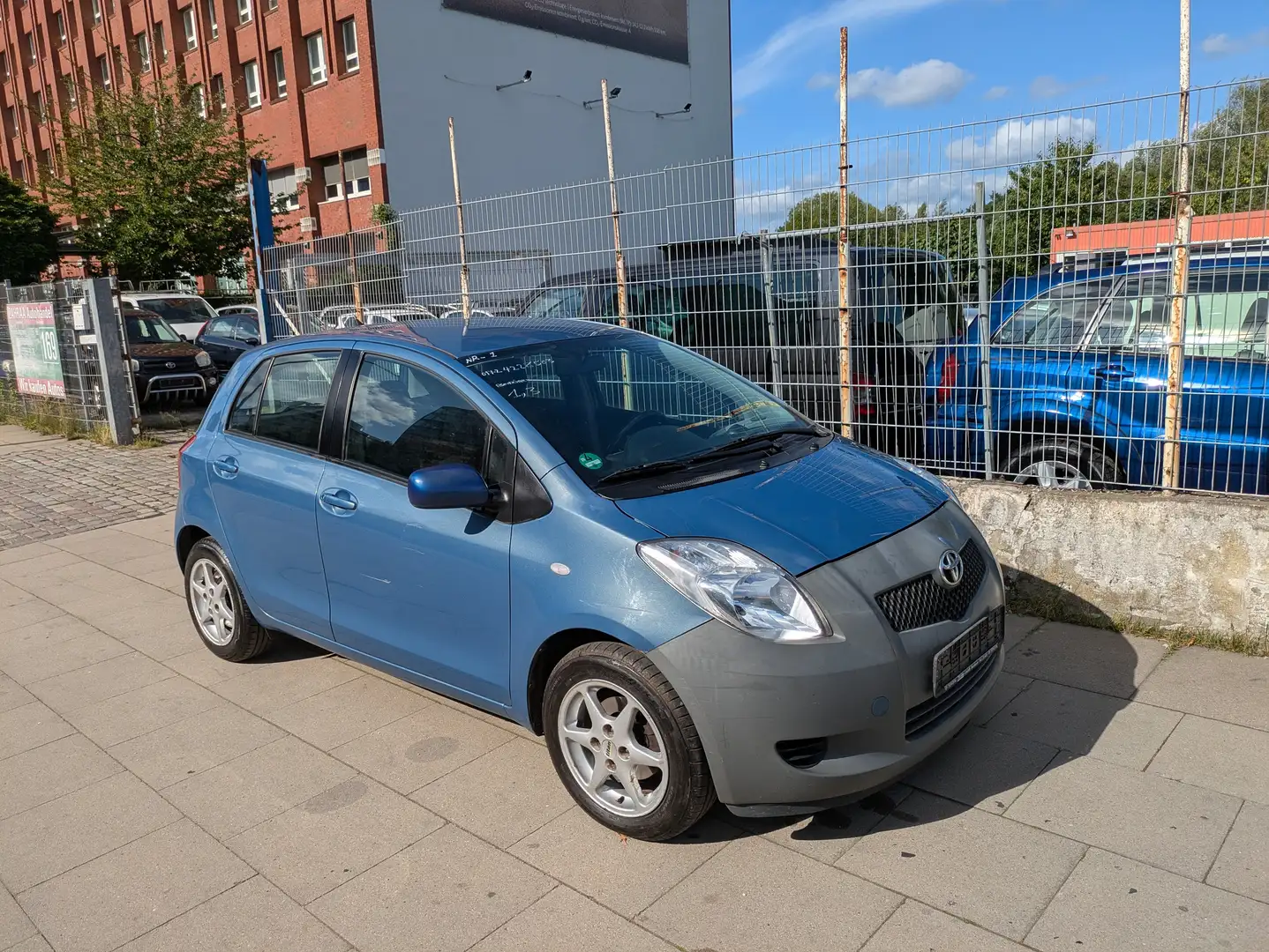 Toyota Yaris Sol Blauw - 2