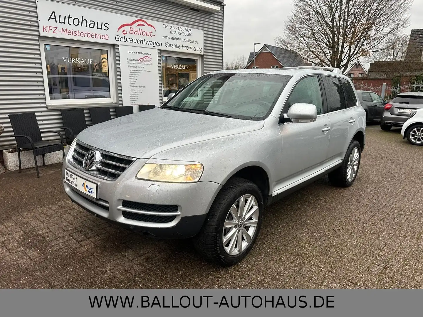 Volkswagen Touareg 3.2 V6*KLIMA*GSD*TEMPO*LEDER*TÜV 01/2026 Silber - 2