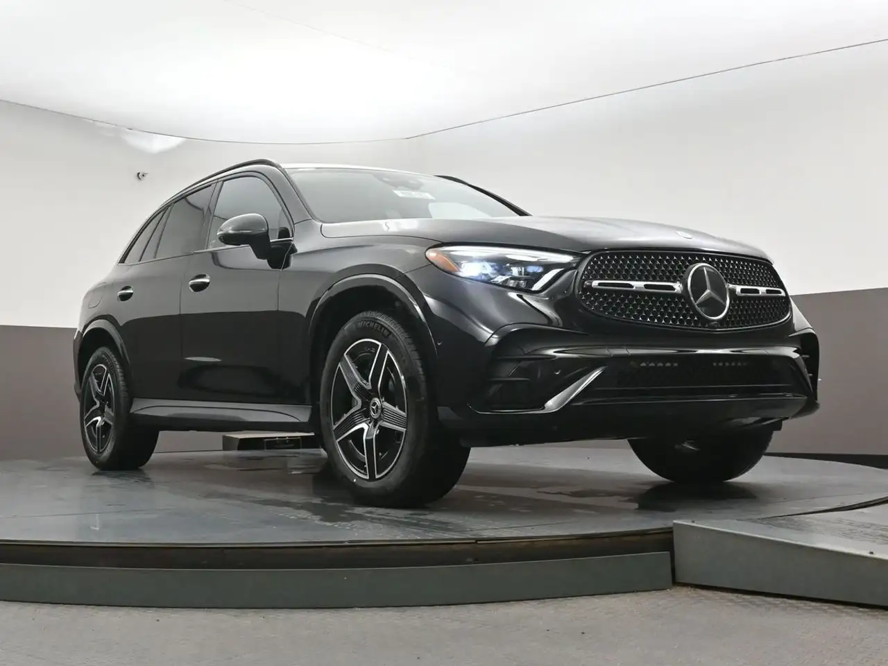 Mercedes-Benz GLC снимка Mercedes-Benz GLC