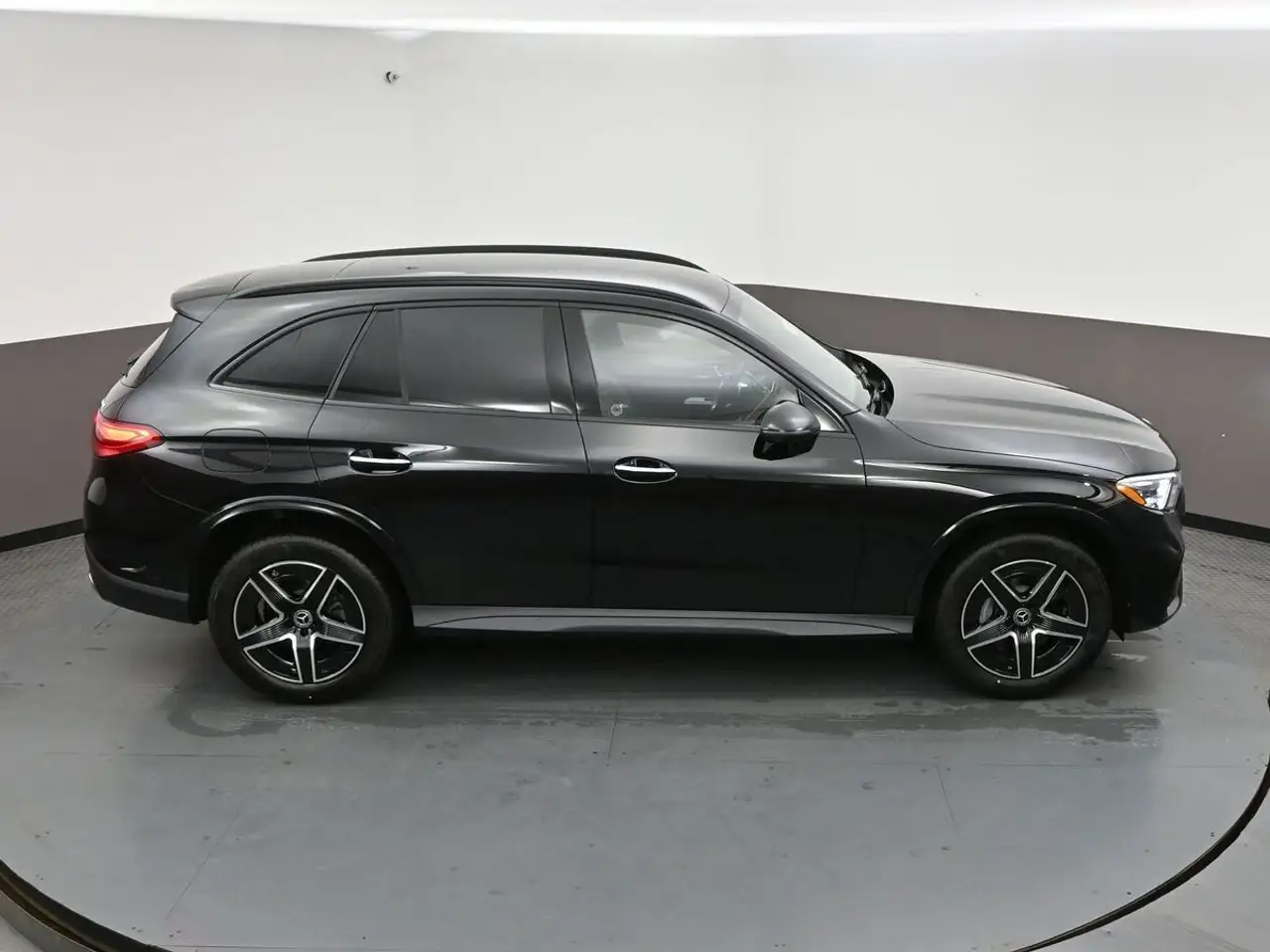 Mercedes-Benz GLC снимка Mercedes-Benz GLC