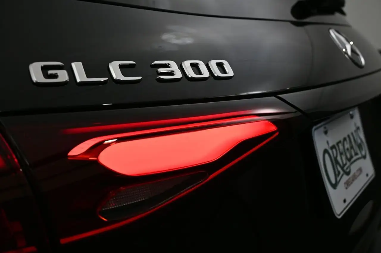 Mercedes-Benz GLC снимка Mercedes-Benz GLC