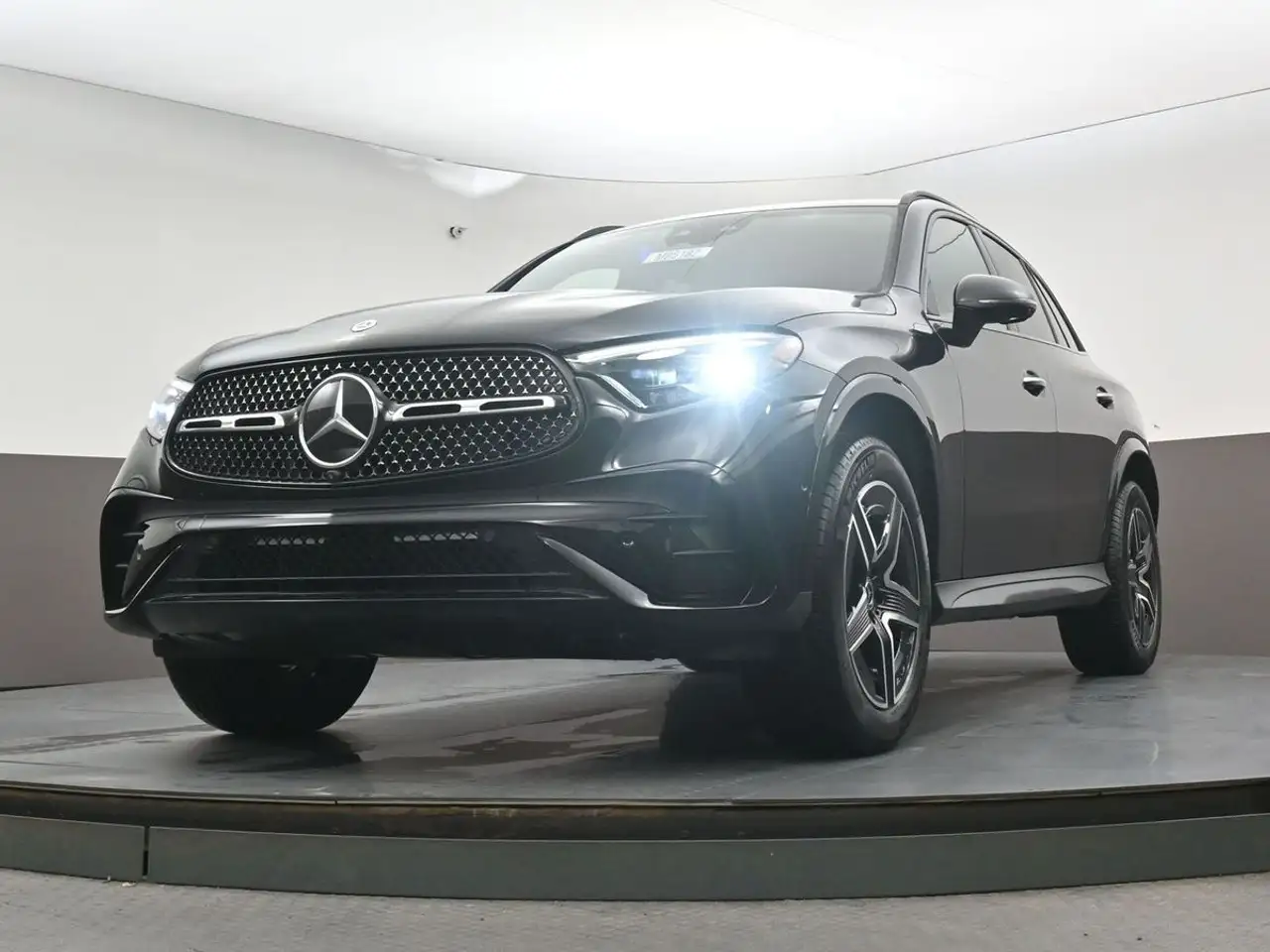 Mercedes-Benz GLC снимка Mercedes-Benz GLC