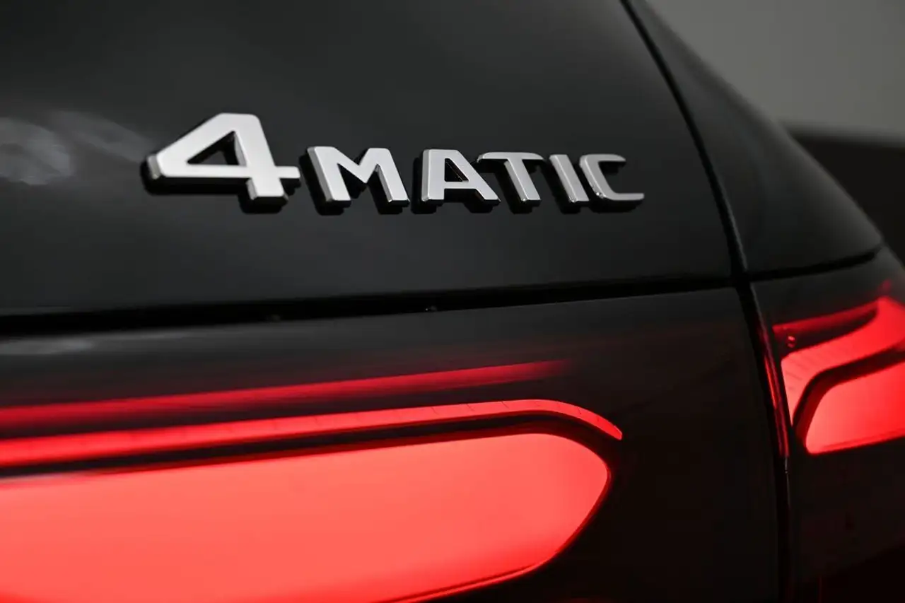 Mercedes-Benz GLC снимка Mercedes-Benz GLC