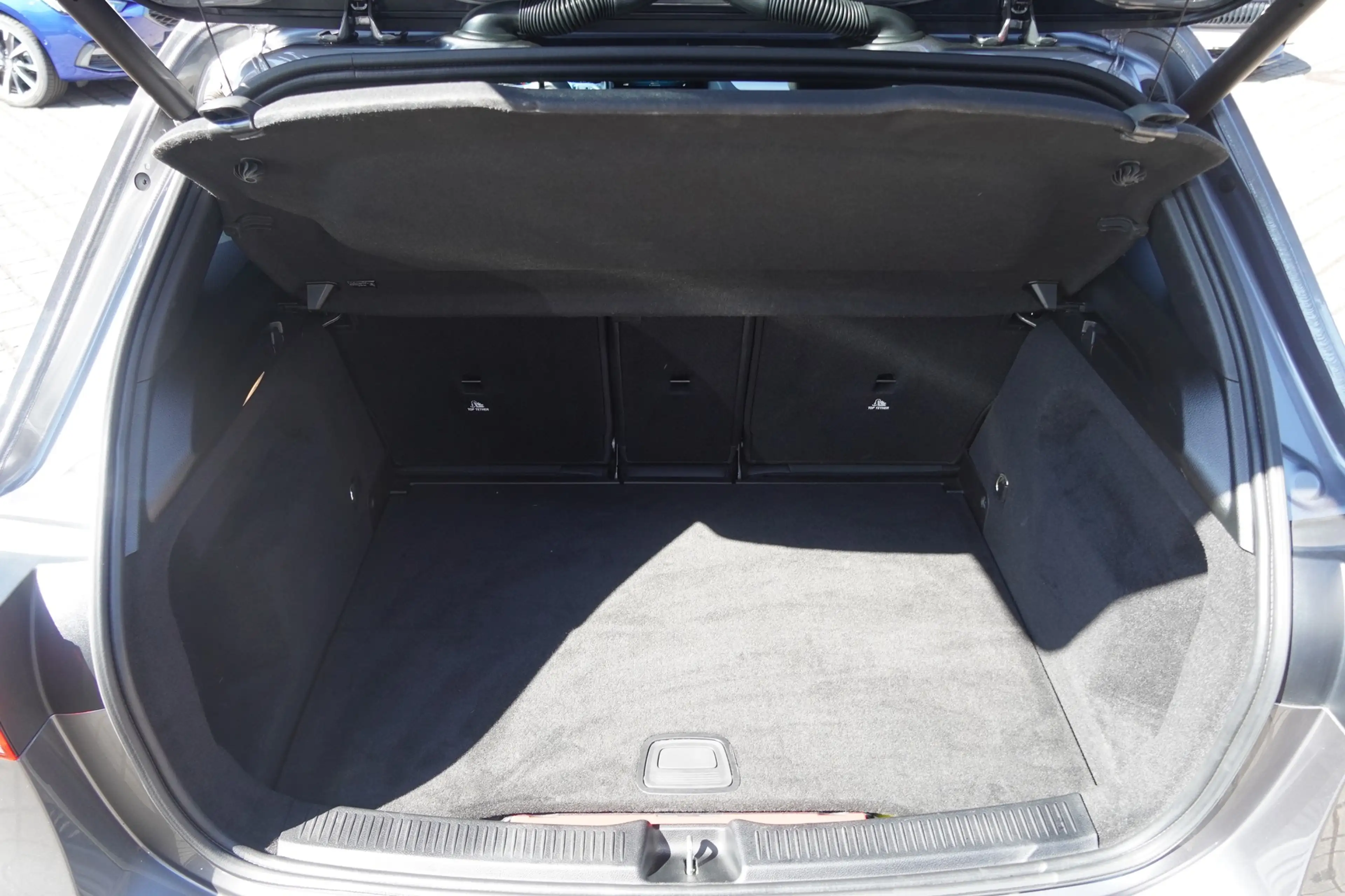 Mercedes-Benz B 250 B250 e Edition 2020 AMG Line LED Navi AHK Kamera — photo 12