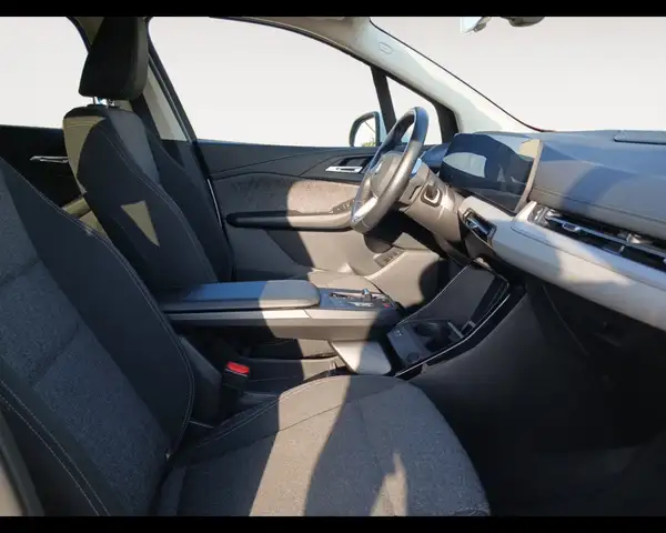 BMW 2 Series view 15