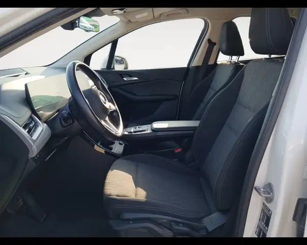 BMW 2 Series view 9