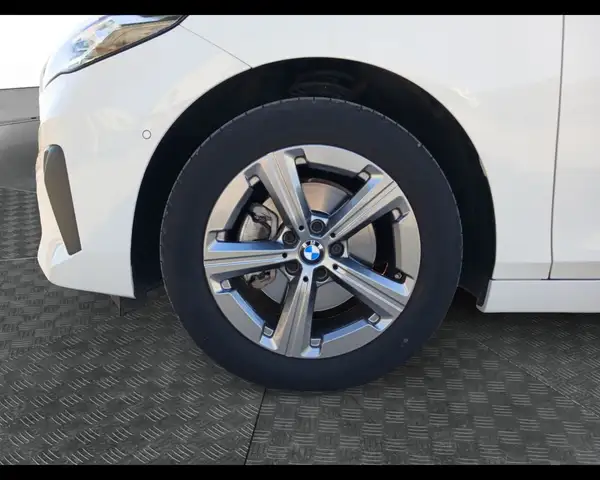 BMW 2 Series view 14