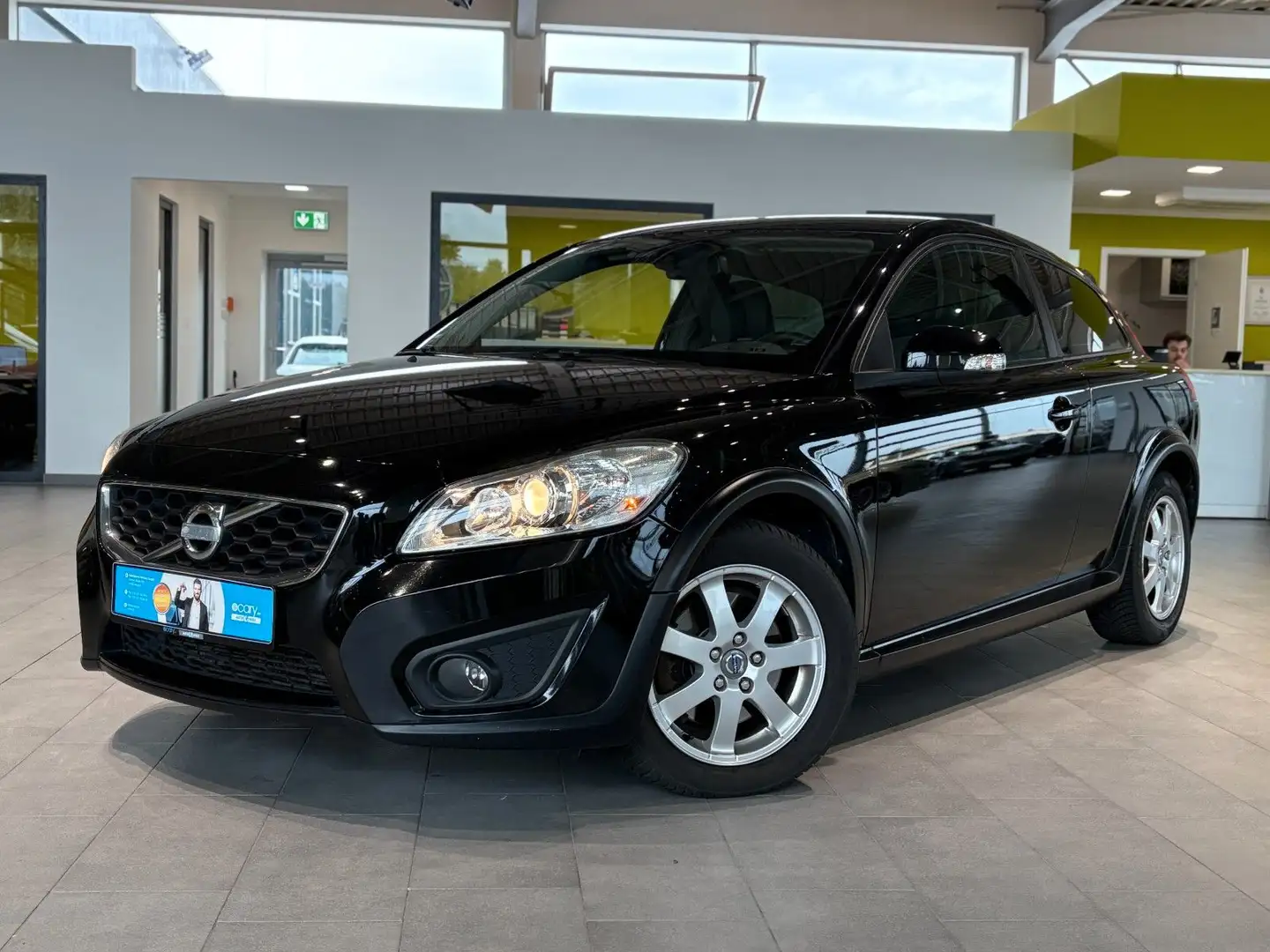 Volvo C30 D3 Momentum Business Paket*Bluetooth*SHZ* Schwarz - 1