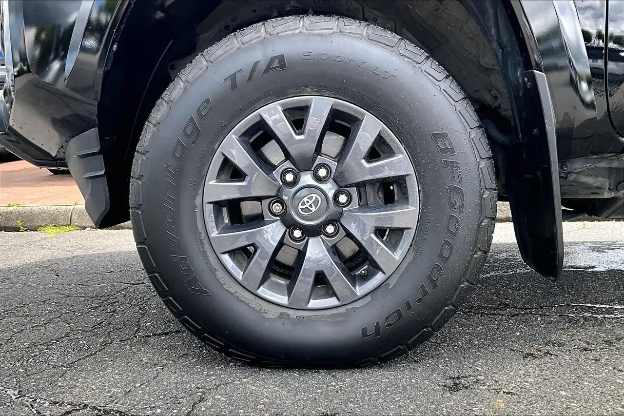 Toyota Tacoma снимка Toyota Tacoma