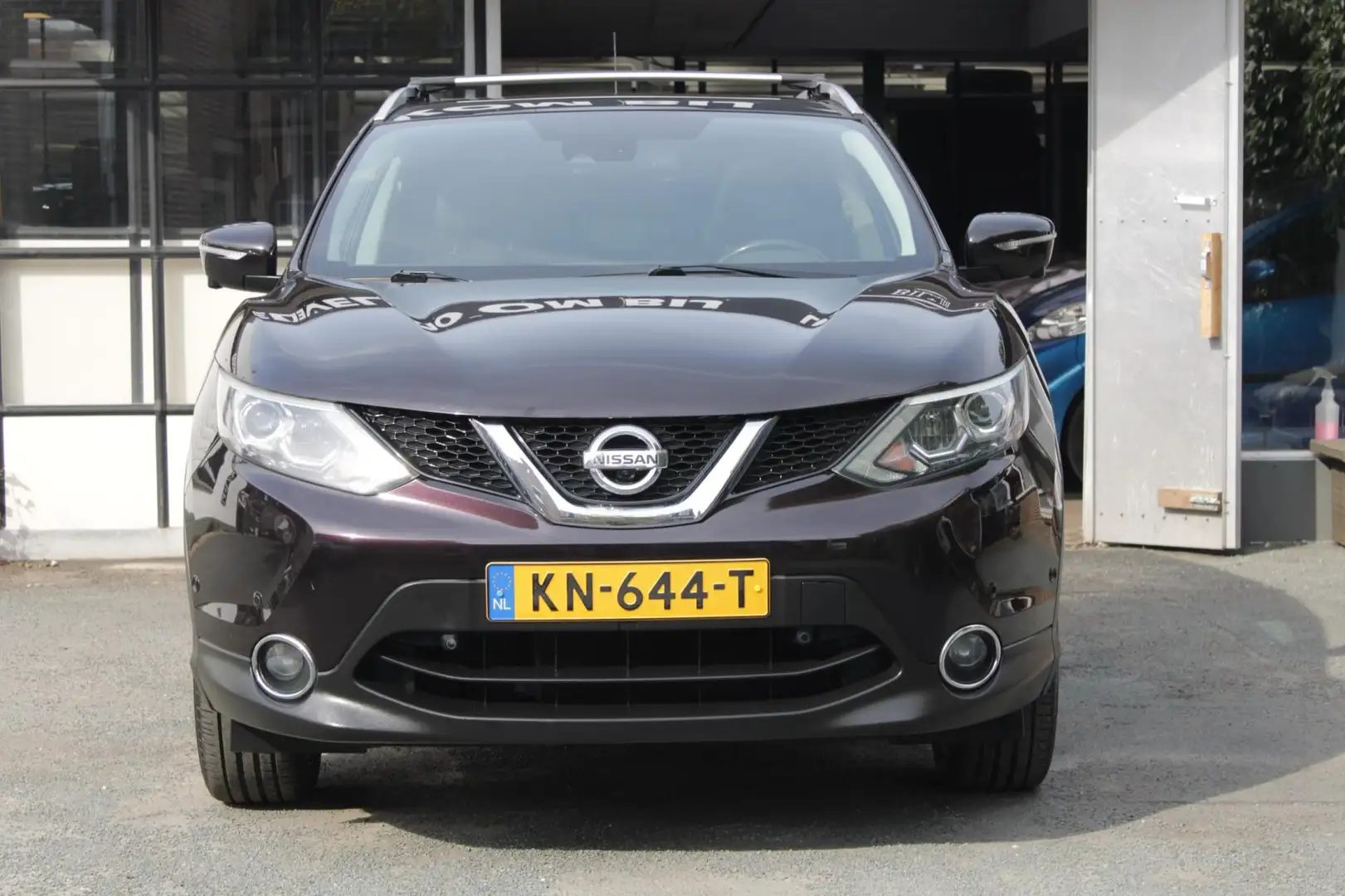 Nissan Qashqai 1.2 Premier Edition | Airco | Parkeersensoren & 36 Paars - 2