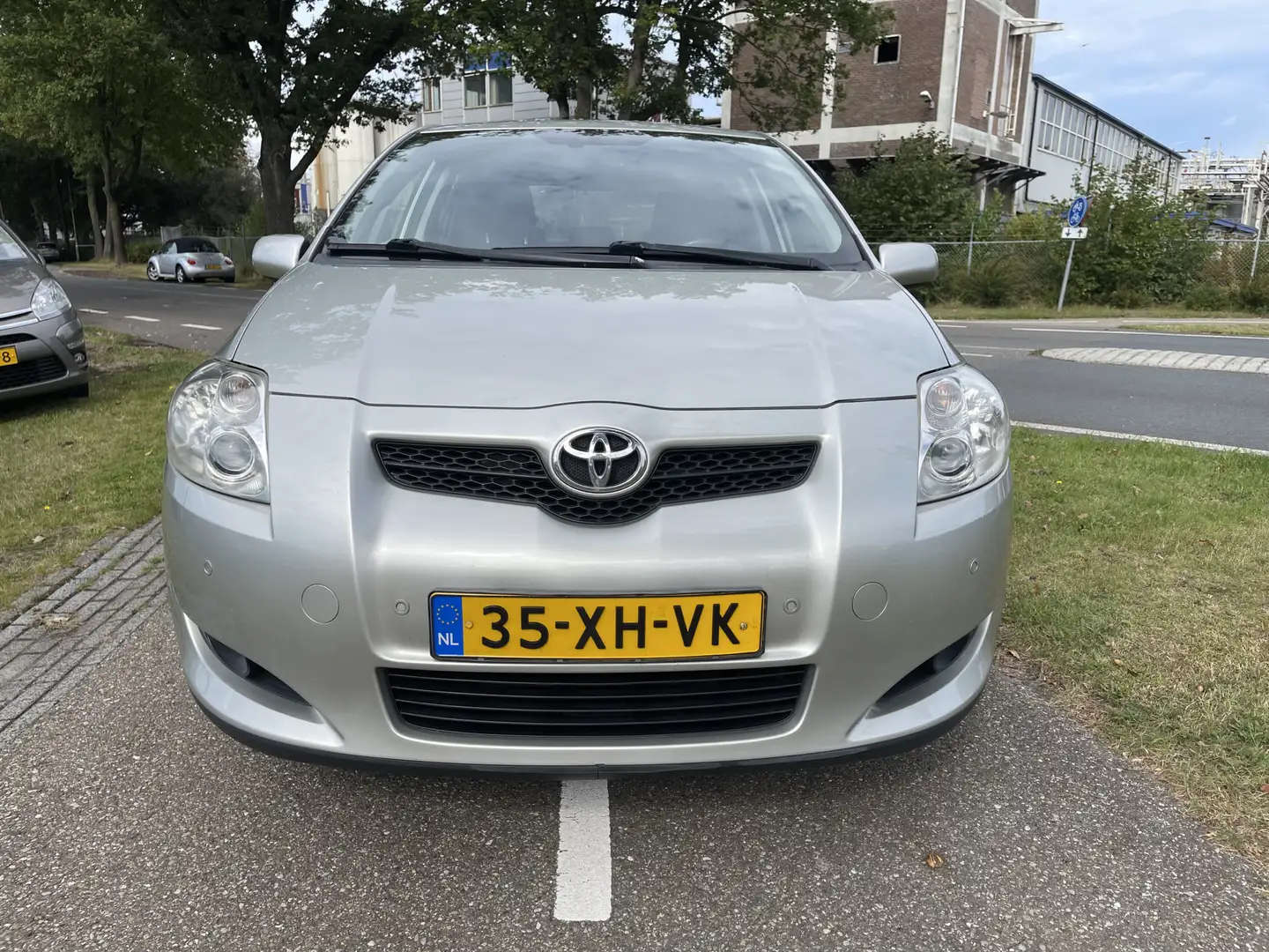 Toyota Auris 1.6-16V Luna Business | Navigatie | LM Velgen | Tr Gris - 2