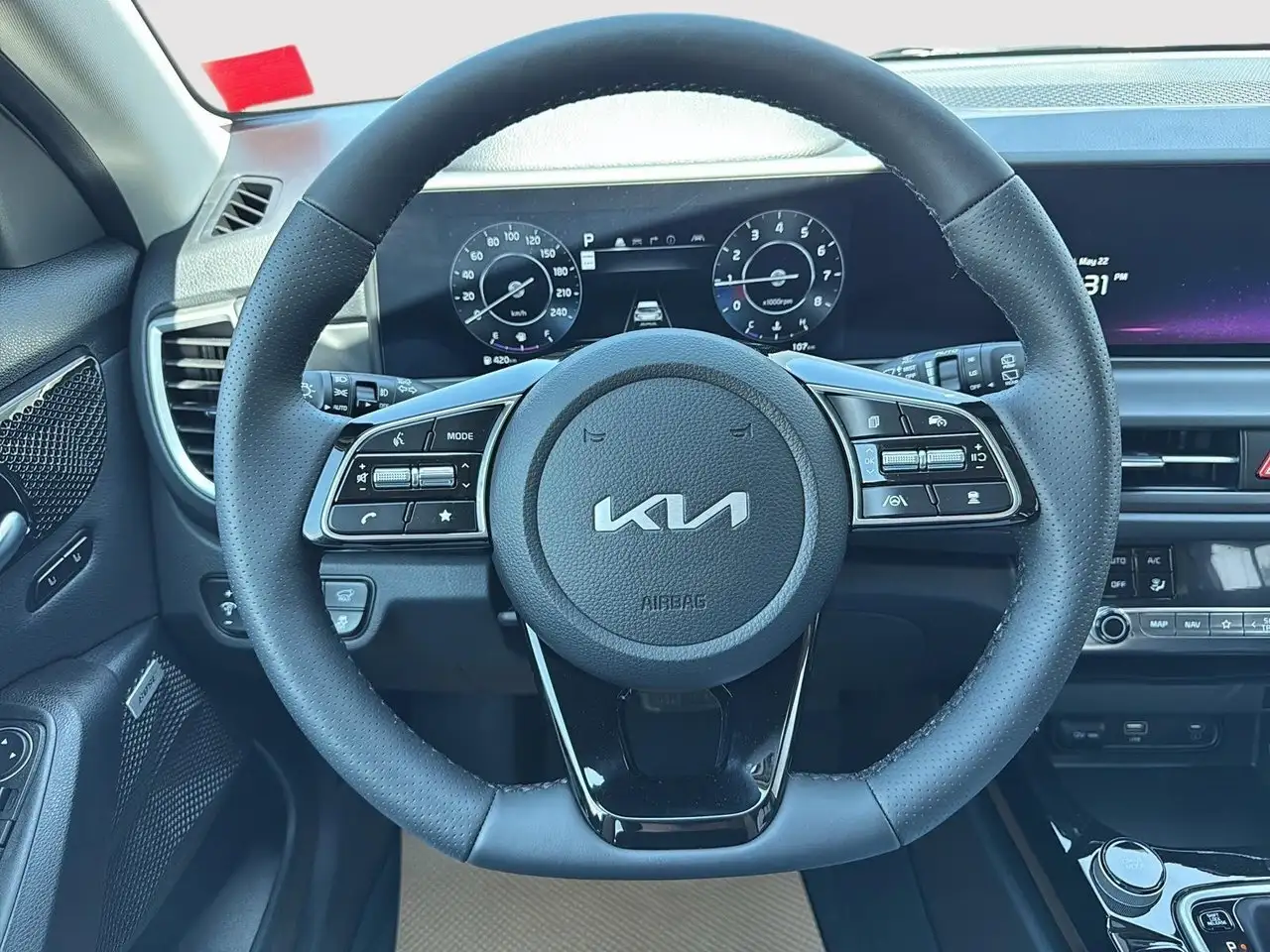 Kia Seltos снимка Kia Seltos