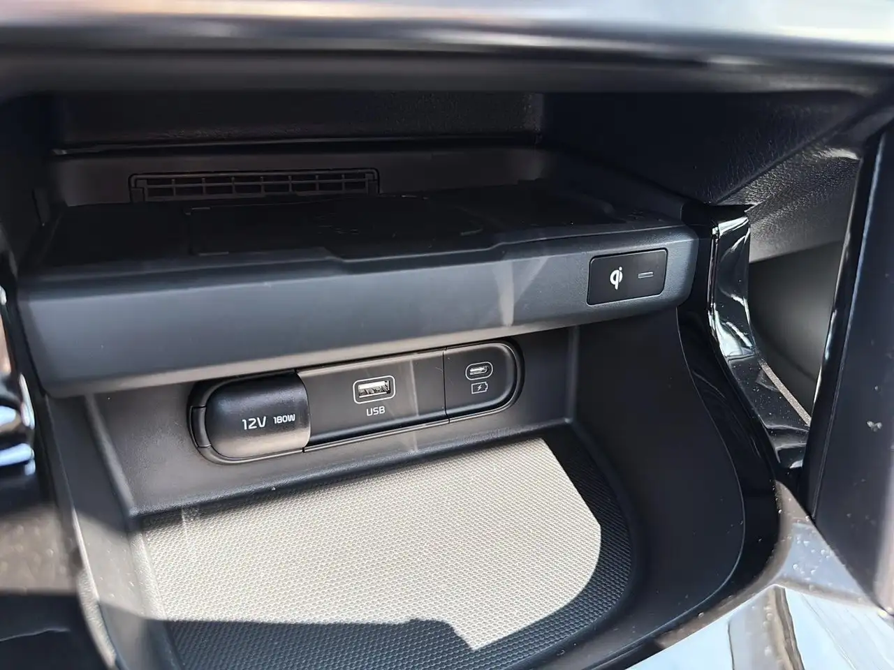 Kia Seltos снимка Kia Seltos