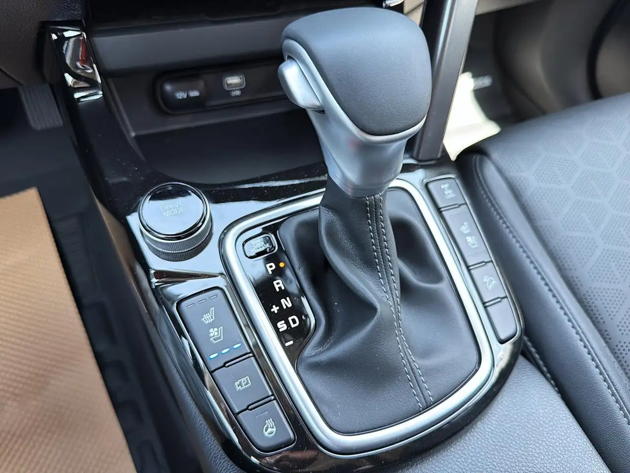 Kia Seltos снимка Kia Seltos