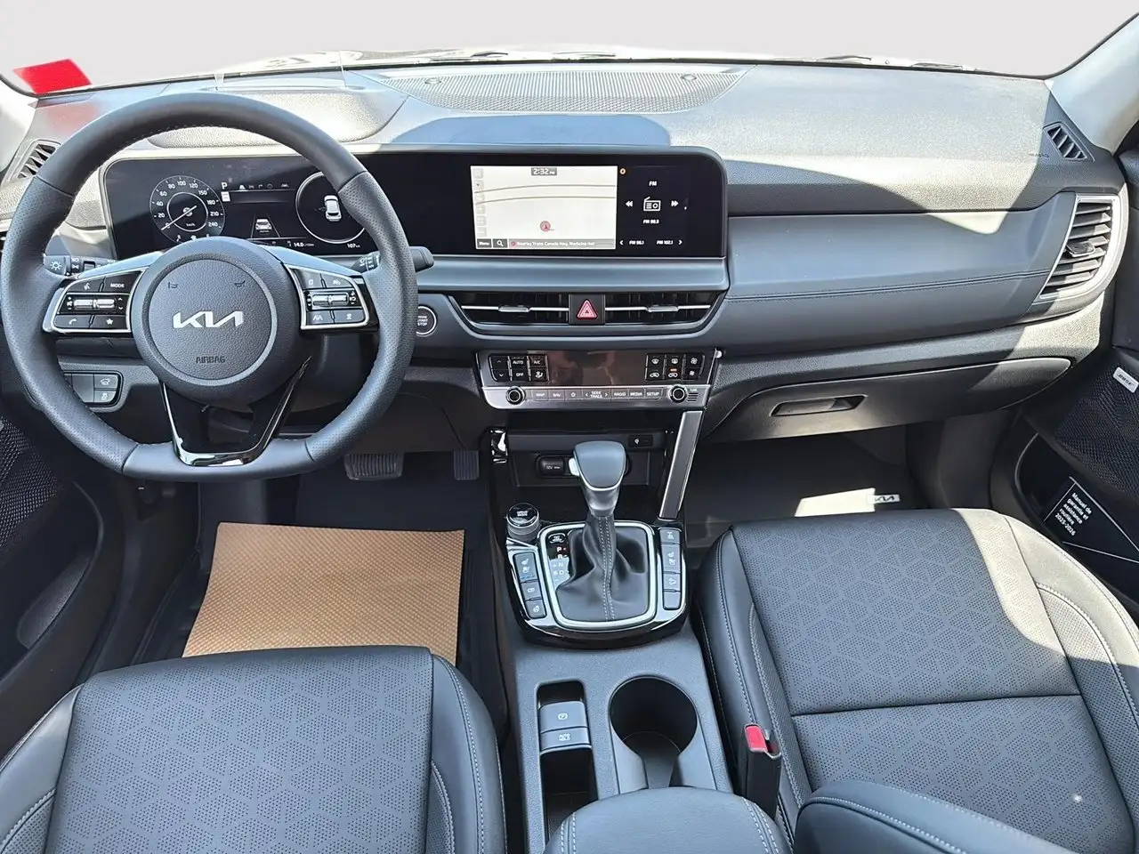 Kia Seltos снимка Kia Seltos