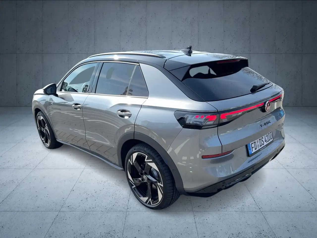 Volkswagen T-Roc R-Line 1.5 eTSI AHK/Matrix/Nav/360/DCC/HuD 3