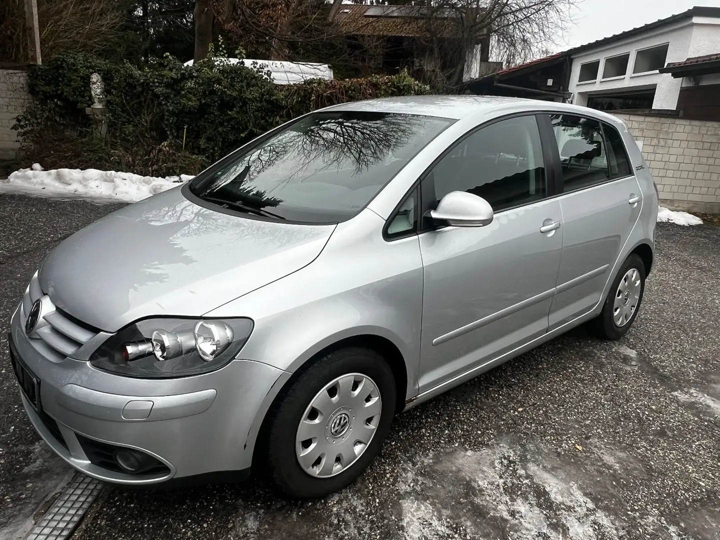 Volkswagen Golf Plus 1,6i Goal 1.Hand orig km NR TÜV fällig Silber - 1